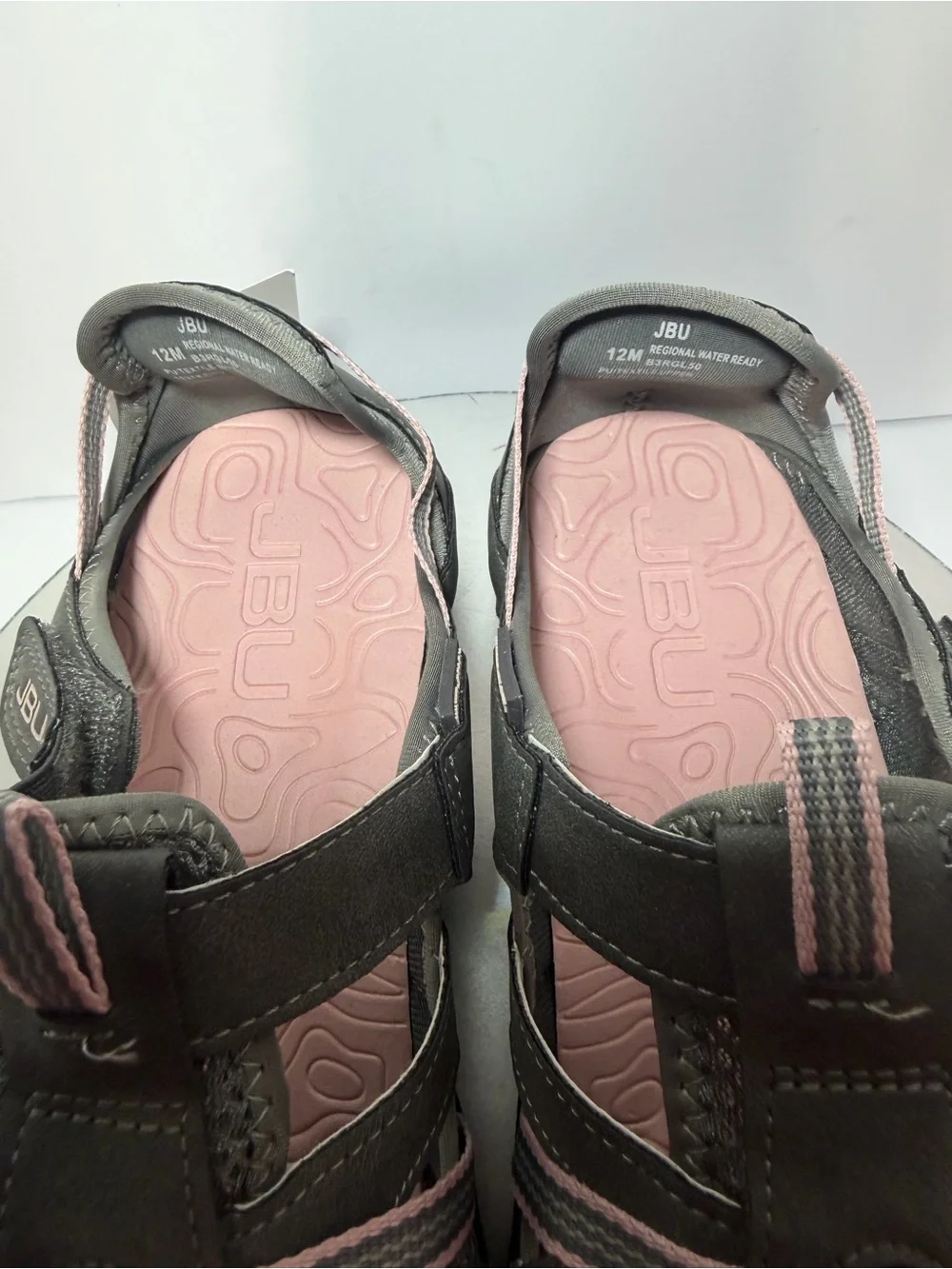 Women Closed-Toe Active Sandal in Gray with Pink Trim size 12 NWT